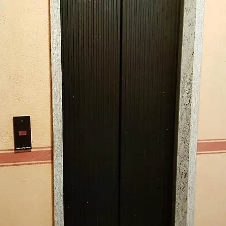 Le 5 Vie, Maggiore Apartmán *