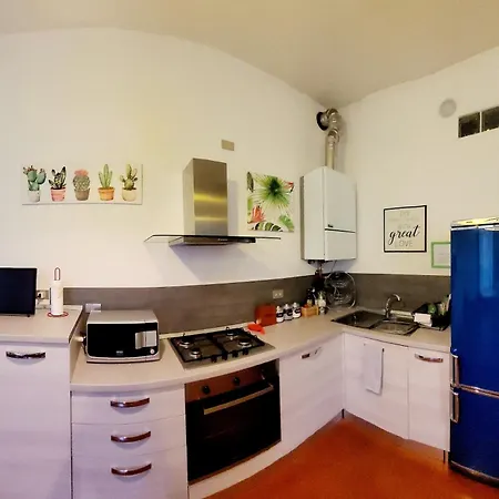Le 5 Vie, Maggiore Apartment *