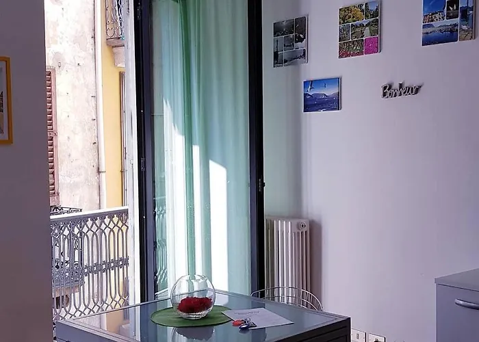Le 5 Vie, Maggiore Apartamento